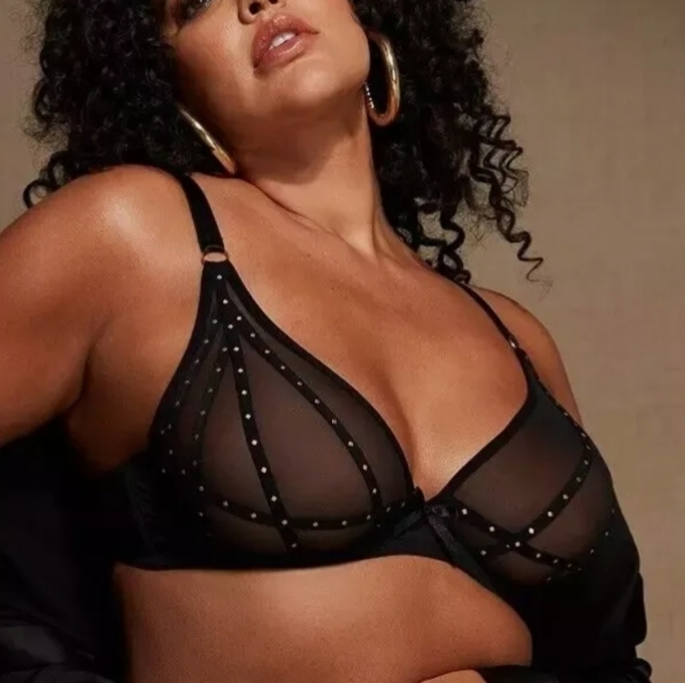 2/$30 Rozlyn Sheer Black/Gold Embellishments Mesh Frederick's Of Hollywood Bra